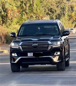 تۆیۆتا لاند کروزەر